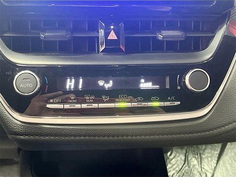 Used 2024 Toyota Corolla SE image 16