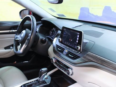 Used 2020 Nissan Altima 2.5 Platinum image 10
