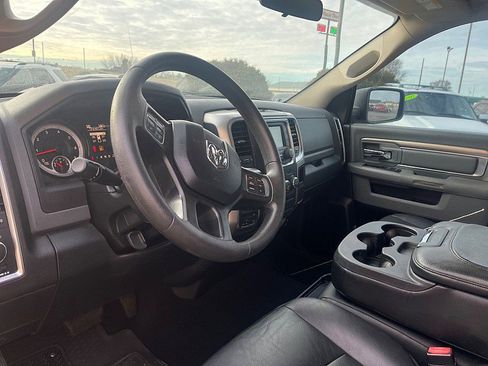 Used 2018 RAM 1500 Classic SLT image 14