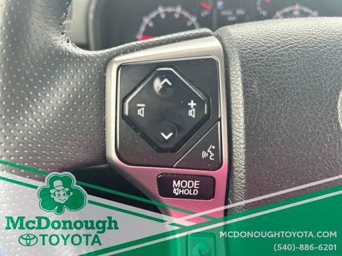 Used 2022 Toyota 4Runner SR5 AWD/4WD image 21