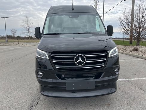 Used 2023 Mercedes-Benz Sprinter 3500 image 3