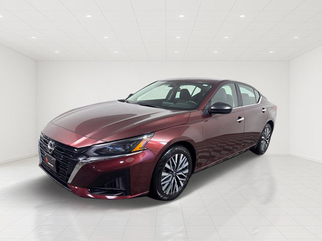 Used 2024 Nissan Altima 2.5 SV FWD image 3