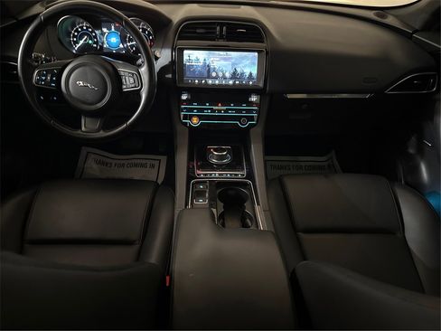 Used 2020 Jaguar F-PACE Premium image 17