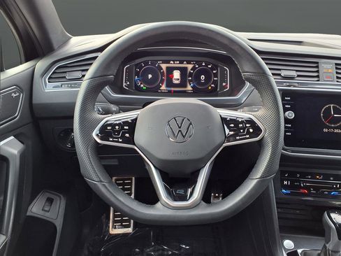 Used 2024 Volkswagen Tiguan SEL R-Line image 18