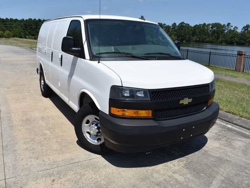 Used 2021 Chevrolet Express 2500 w/ Driver Convenience Package RWD image 2