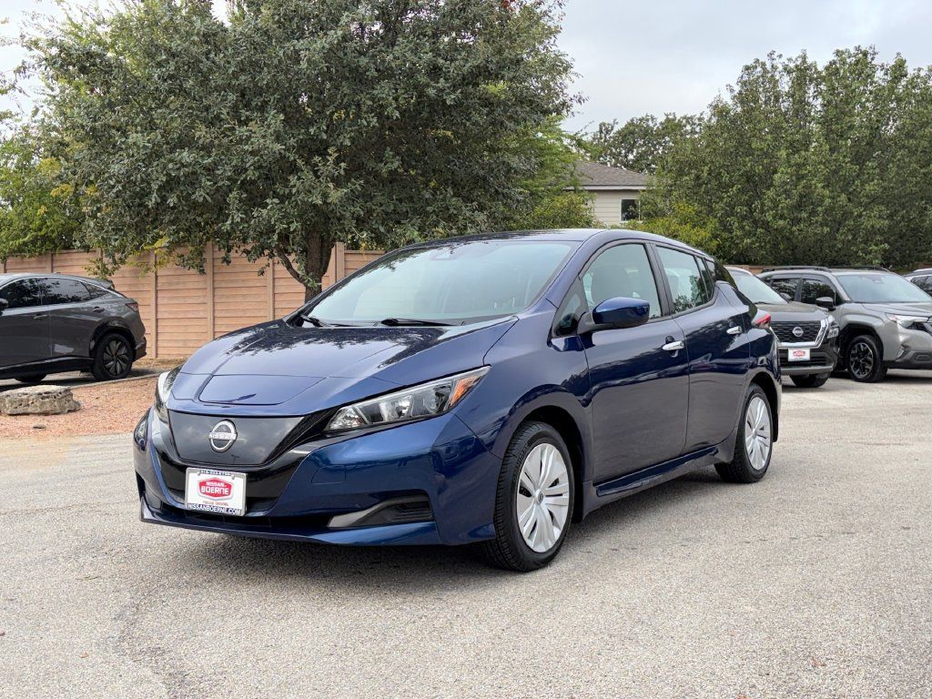 Used 2025 Nissan Leaf S FWD image 7