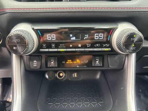 Certified 2025 Toyota RAV4 SE image 39