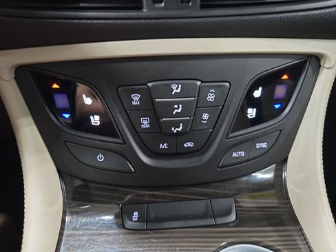 Used 2019 Buick Envision Premium w/ Driver Confidence Package AWD/4WD image 27