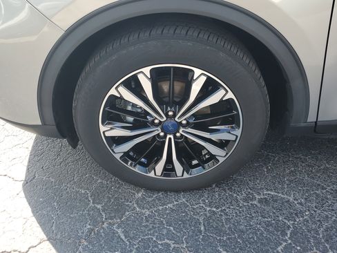 Used 2022 Ford Escape SE w/ SE Sport Appearance Package image 4