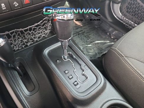 Used 2017 Jeep Wrangler Sahara w/ Connectivity Group image 23