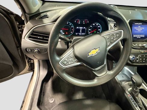Used 2022 Chevrolet Malibu LT image 12
