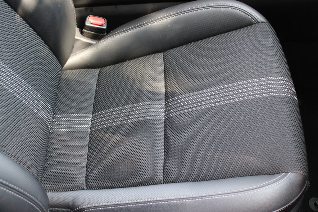 Used 2025 MAZDA CX-50 AWD 2.5 S w/ Premium Package image 22