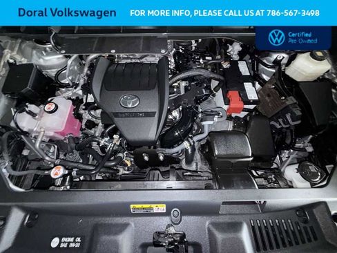 Used 2023 Toyota Highlander XLE FWD image 12