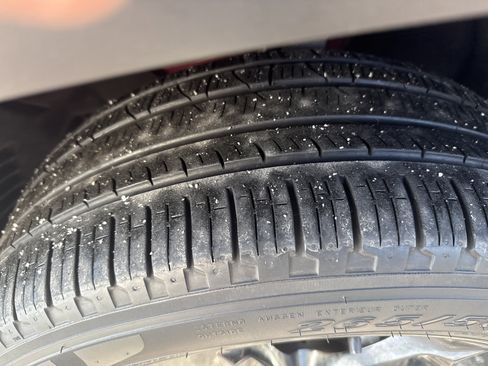 Used 2023 Jeep Grand Cherokee Limited w/ Luxury Tech Group II image 11