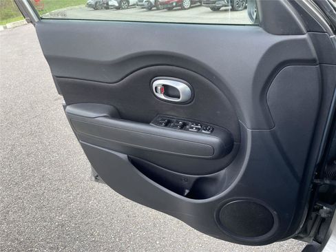 Used 2016 Kia Soul image 22
