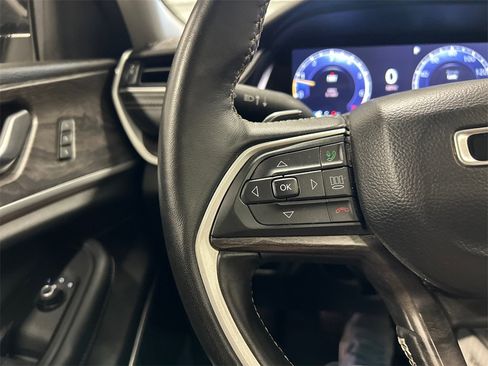 Used 2022 Jeep Grand Cherokee Limited image 20