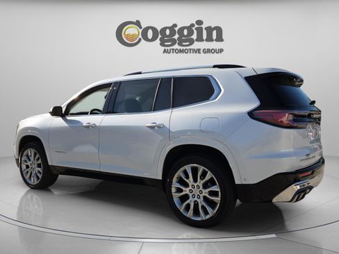 Certified 2024 GMC Acadia Denali w/ Super Cruise Package AWD/4WD image 3
