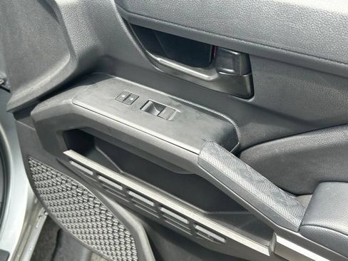 Used 2025 Toyota Tacoma SR5 AWD/4WD image 29