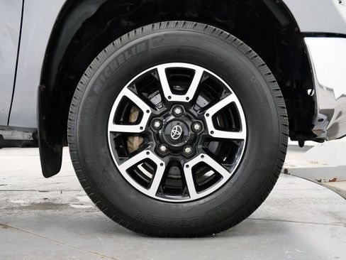 Used 2018 Toyota Tundra SR5 AWD/4WD image 35
