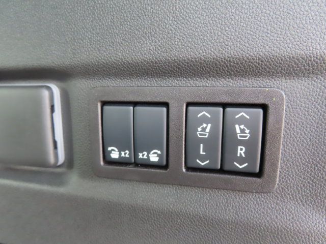 Used 2026 Chevrolet Suburban High Country AWD/4WD image 46