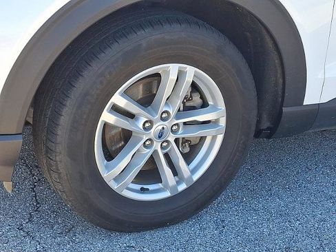 Certified 2022 Ford Explorer XLT w/ Class IV Trailer Tow Package image 4