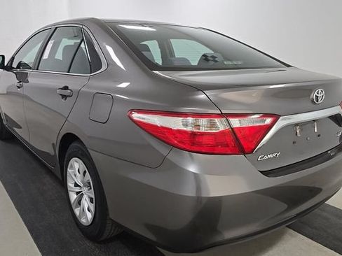 Used 2017 Toyota Camry LE FWD image 10