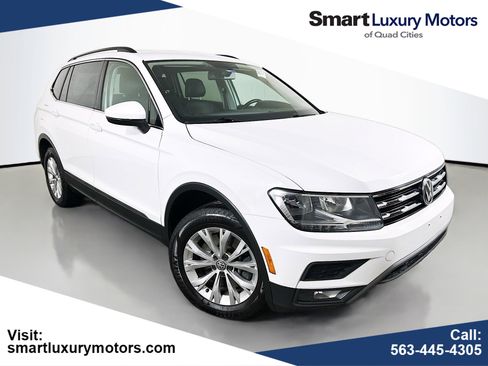 Used 2018 Volkswagen Tiguan SE w/ Front Fog Lights Package FWD image 1