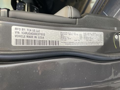 Certified 2025 Jeep Grand Cherokee Laredo X w/ Luxury Tech Group I RWD image 34