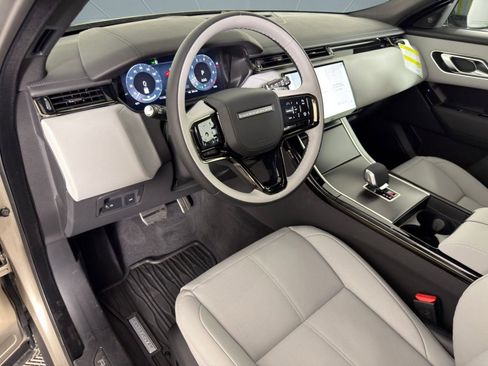 New 2026 Land Rover Range Rover Velar Dynamic SE image 4