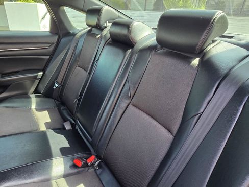Used 2018 Honda Accord Sport image 28