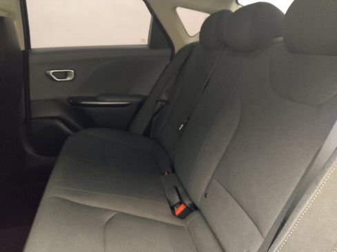 Used 2025 Kia K4 FWD image 18