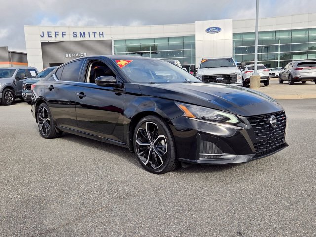 Used 2024 Nissan Altima 2.5 SR w/ SR Premium Package FWD image 1