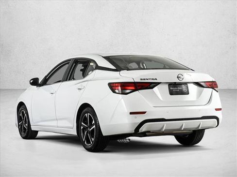 Used 2025 Nissan Sentra SV FWD image 8