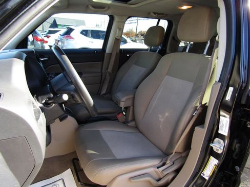 Used 2012 Jeep Patriot Latitude w/ Sun/Sound Group FWD image 17