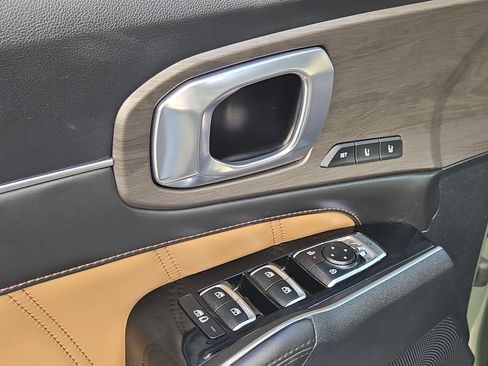 Used 2024 Kia Sorento SX Prestige w/ Olive Brown Leather Package image 23