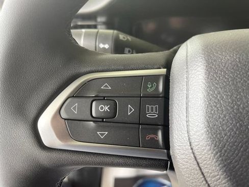Used 2026 Jeep Compass Limited w/ Sun, Sound & Navigation Group AWD/4WD image 17