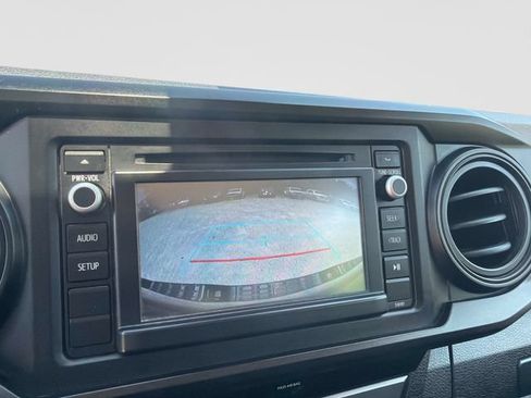 Used 2018 Toyota Tacoma SR AWD/4WD image 22