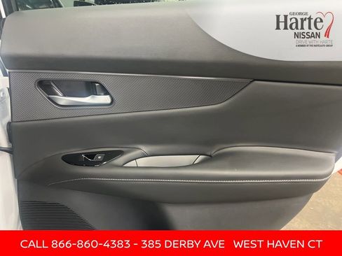 Certified 2025 Nissan Murano SV image 34