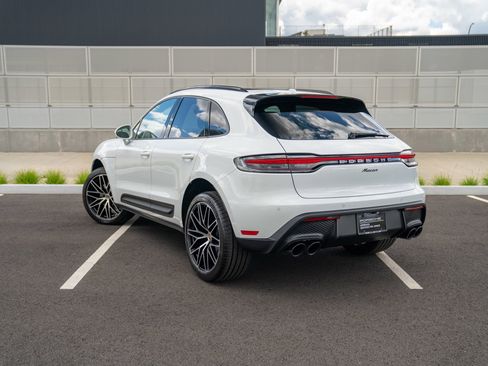 Certified 2026 Porsche Macan AWD/4WD image 3