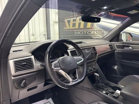 Used 2020 Volkswagen Atlas Cross Sport SE image 6