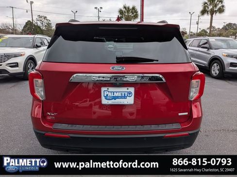 Used 2020 Ford Explorer XLT image 4