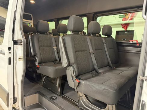Used 2019 Mercedes-Benz Sprinter 2500 image 30