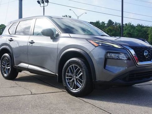 Used 2021 Nissan Rogue S FWD image 2