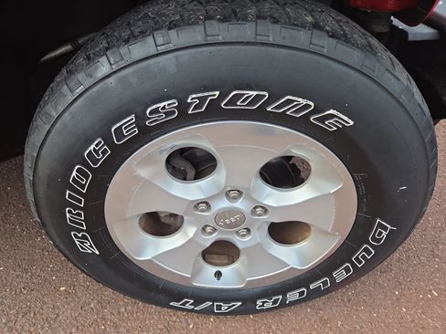 Used 2014 Jeep Wrangler Unlimited Sahara w/ Connectivity Group image 9