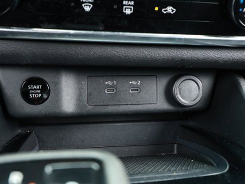 Used 2024 Nissan Rogue S AWD/4WD image 19