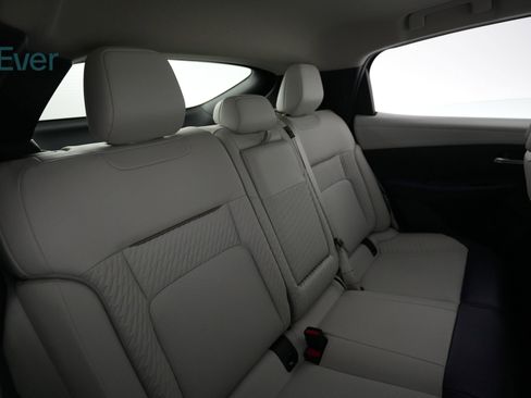 Used 2026 Nissan Leaf Platinum+ w/ Floor Mat Package (Platinum+) FWD image 5