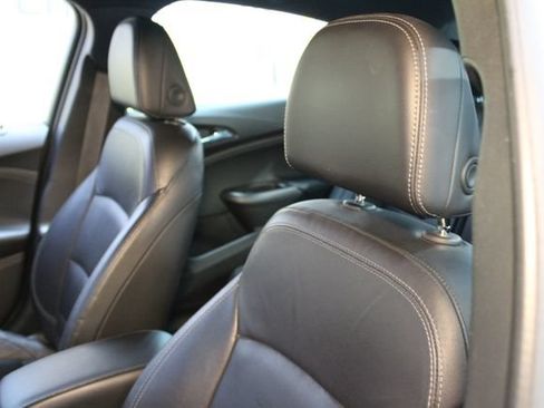 Used 2018 Chevrolet Cruze Premier FWD image 18