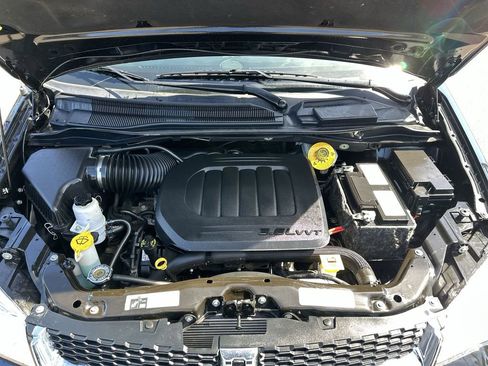 Used 2019 Dodge Grand Caravan SE image 34