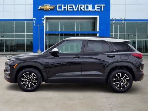 Certified 2025 Chevrolet TrailBlazer ACTIV w/ Driver Confidence Package FWD image 3