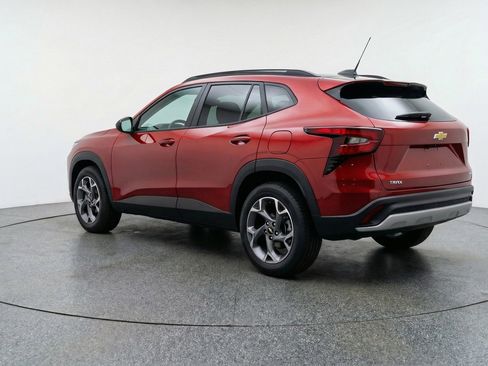 Used 2025 Chevrolet Trax LT w/ LT Convenience Package image 6